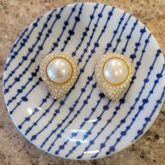 Christin Dior Clip Earrings - Picture 2 of 5